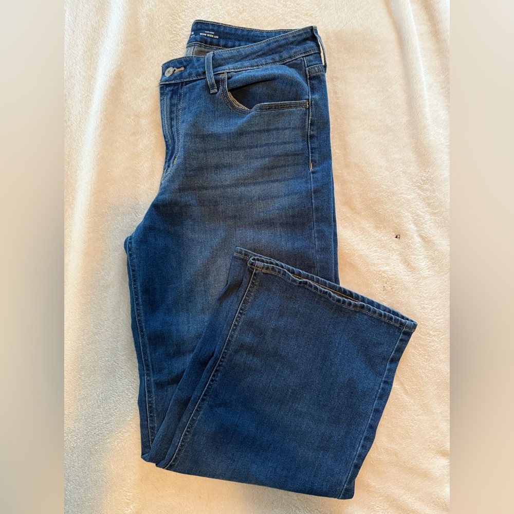 Old Navy Wide Leg Petite Jeans - Medium Wash